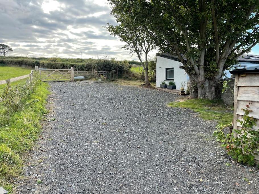 Tranquil, Secluded, Rural Cottage For Two بوماريس المظهر الخارجي الصورة